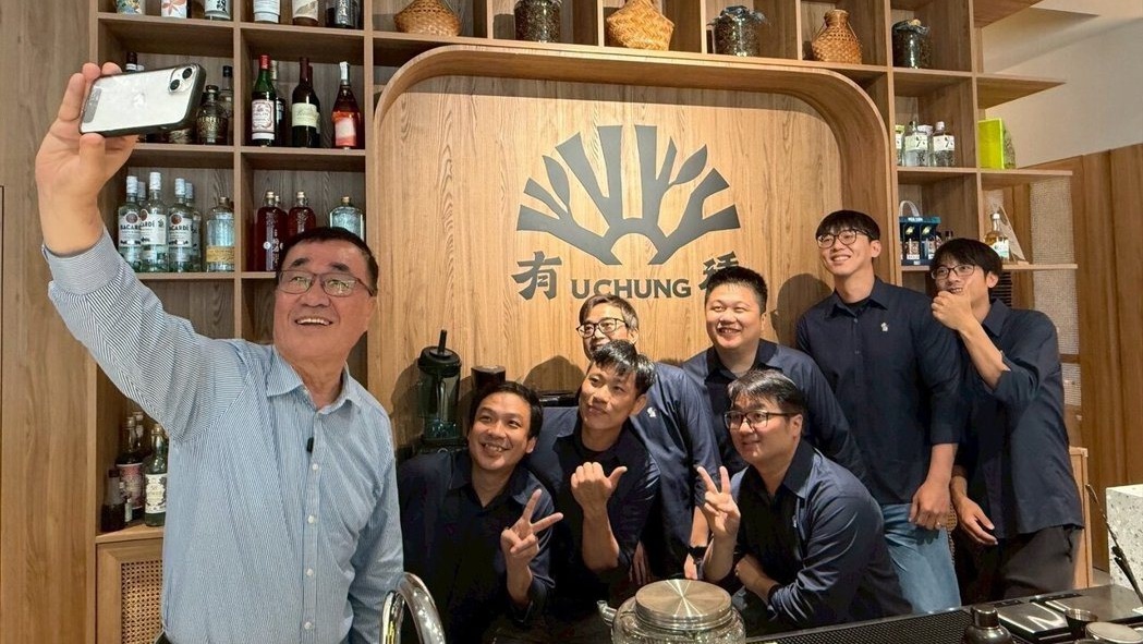 走訪坪林挺茶農! 李四川:當選後爭取鬆綁水源區法規 走訪坪林挺茶農! 李四川:當選後爭取鬆綁水源區法規