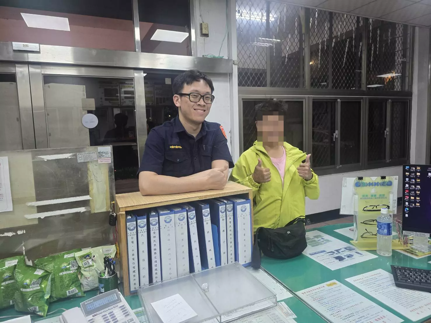 無聲的求助!大園瘖啞婦「比手畫腳」報案 警耐心溝通解圍 無聲的求助!大園瘖啞婦「比手畫腳」報案 警耐心溝通解圍