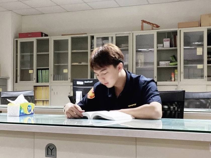 基層歷練10年!大園分局蘇柏魁考取警大警佐班 暖心分享上榜秘訣 445432 0