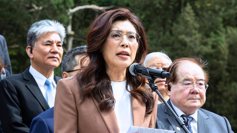 鄭麗文南京中山陵數度哽咽 作家憂:中華民國只活在陵墓裡? 鄭麗文南京中山陵數度哽咽 作家憂:中華民國只活在陵墓裡?