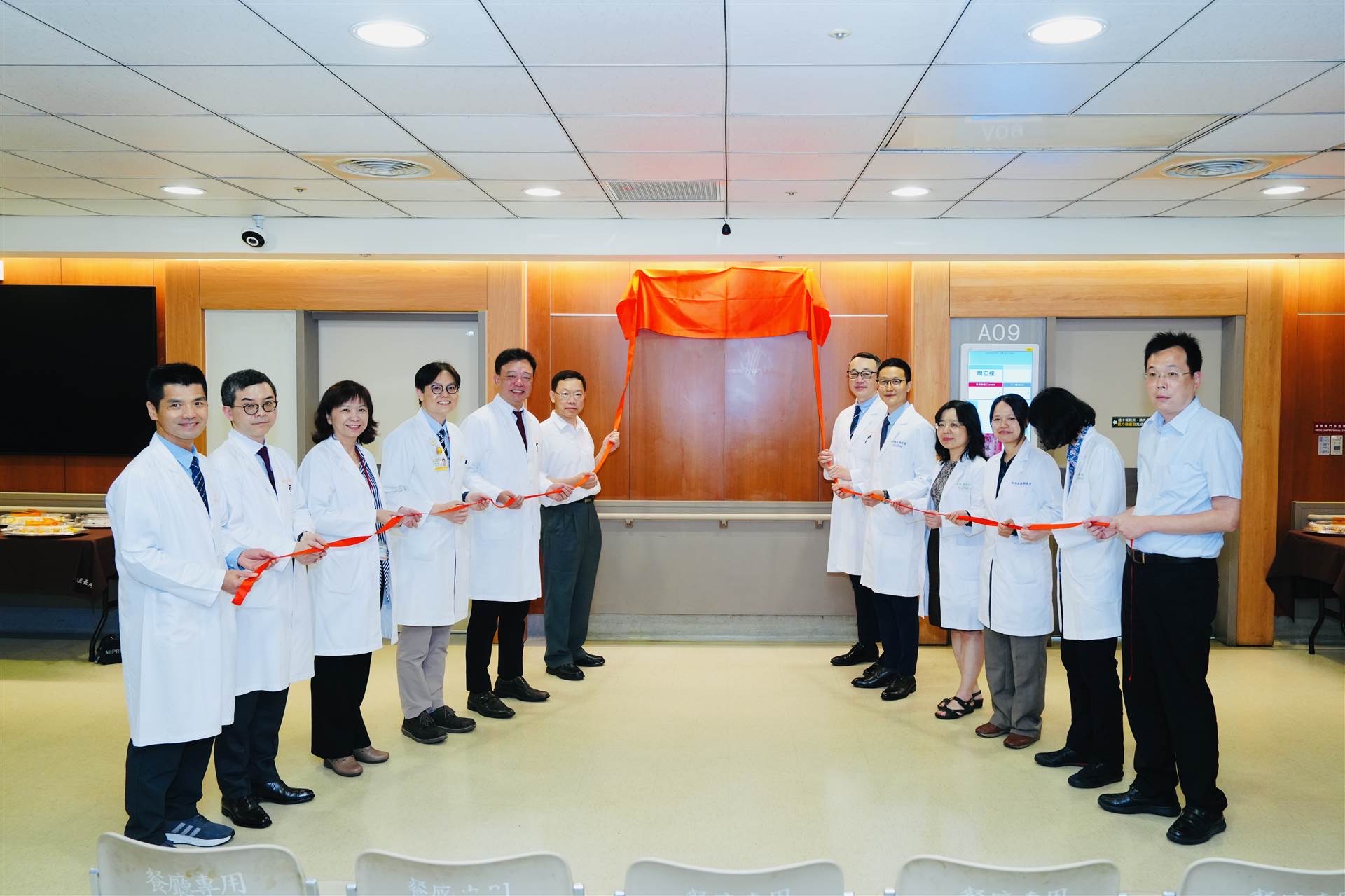 視力扭曲別輕忽!桃園長庚「眼腫瘤中心」揭牌 跨科整合守護靈魂之窗 視力扭曲別輕忽!桃園長庚「眼腫瘤中心」揭牌 跨科整合守護靈魂之窗