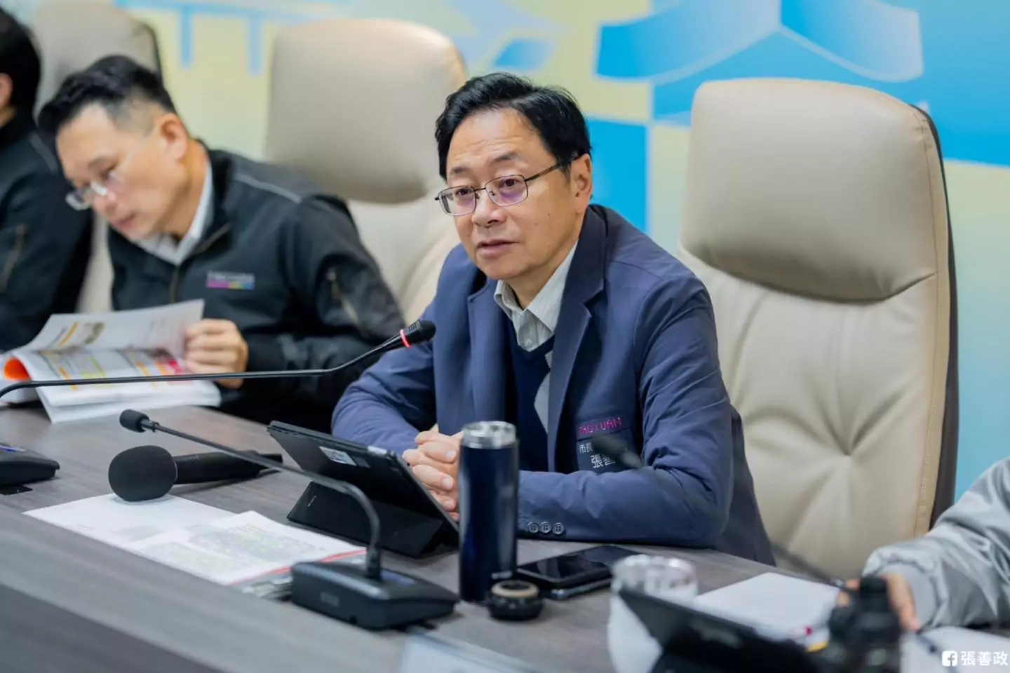 每學期省下超過千元!張善政宣布桃市國中小教科書免費 藍營盼全國跟進 每學期省下超過千元!張善政宣布桃市國中小教科書免費 藍營盼全國跟進
