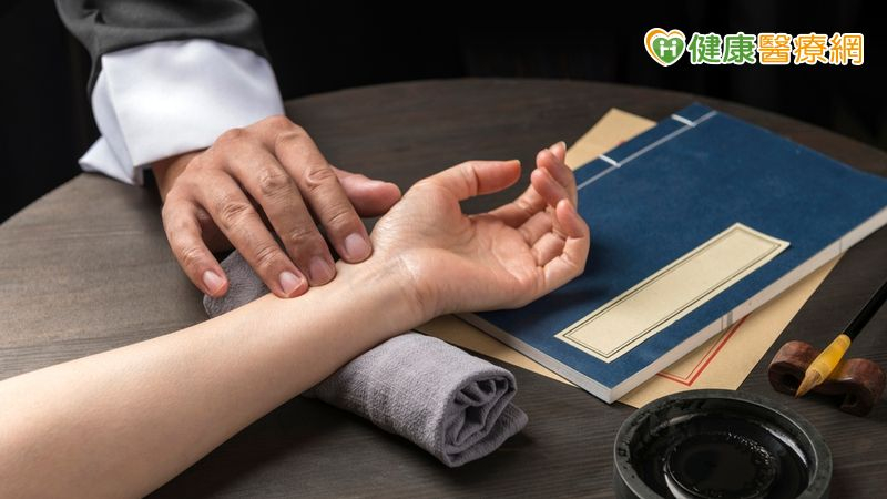 減輕癌症治療副作用!中醫腫瘤整合治療助完成療程提升存活率 減輕癌症治療副作用!中醫腫瘤整合治療助完成療程提升存活率