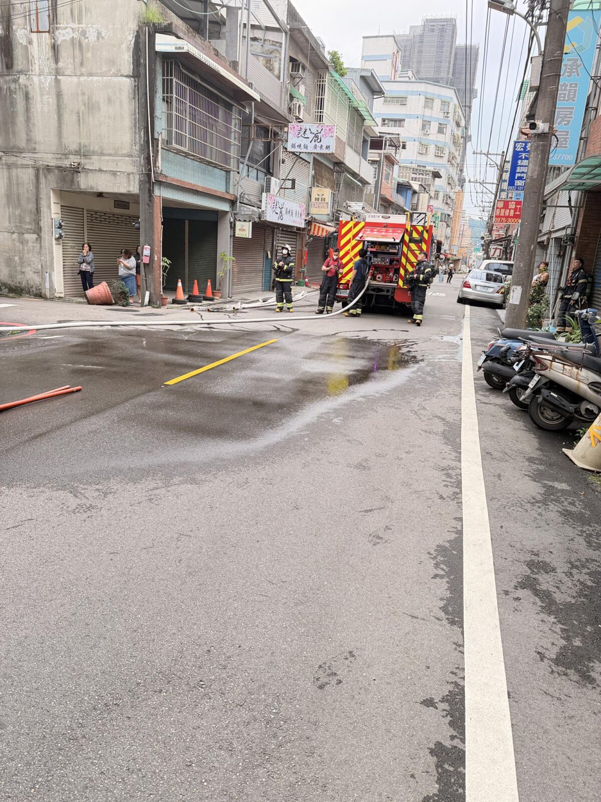 桃園民宅神明廳中午竄火舌!桃消緊急出動5分鐘化解危機 667987212 122179087340402130 995411333863116618 n