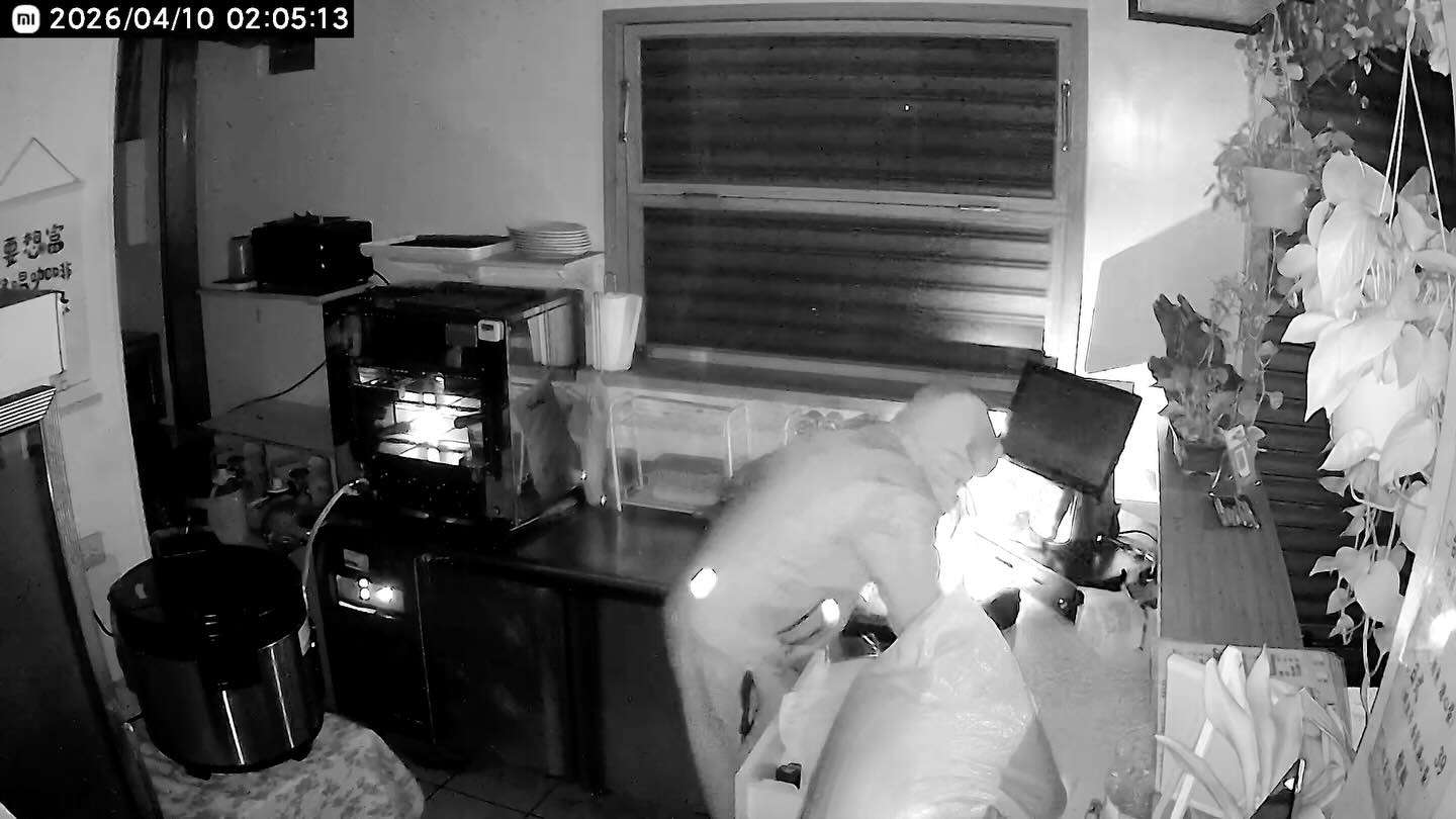 中壢竊賊出沒!凌晨闖餐廳搜刮 業者心痛損失3萬元 中壢竊賊出沒!凌晨闖餐廳搜刮 業者心痛損失3萬元