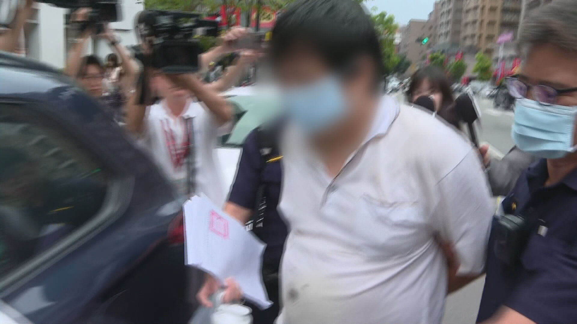 累犯!蘆洲跟騷男暴揍女高中生外婆、里長 遭檢方聲押 累犯!蘆洲跟騷男暴揍女高中生外婆、里長 遭檢方聲押