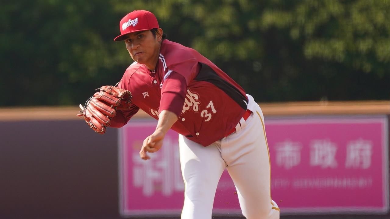 李育朋涉無照酒駕肇事 樂天桃猿宣布終止合約 李育朋涉無照酒駕肇事 樂天桃猿宣布終止合約