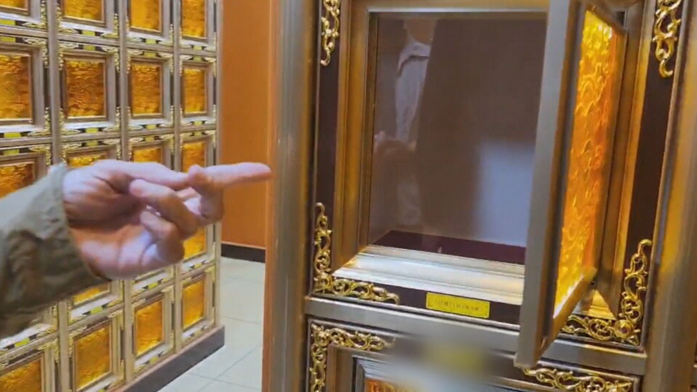 陽明山掃墓驚見父骨灰罈憑空消失 家屬悲憤提告業務侵占 陽明山掃墓驚見父骨灰罈憑空消失 家屬悲憤提告業務侵占