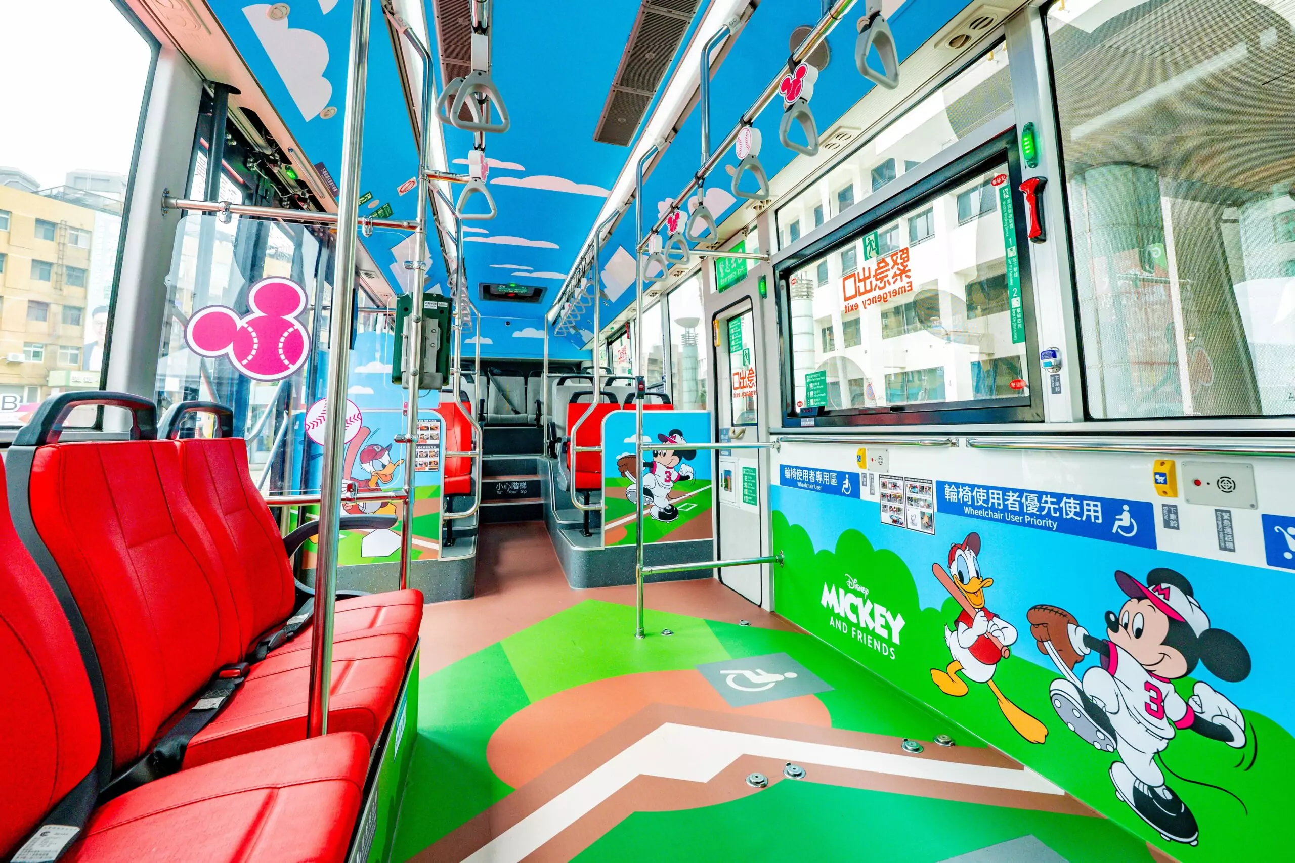 公車族福音!張善政啟動「新桃園幹線計畫」 尖峰時段3~15分鐘一班車 公車族福音!張善政啟動「新桃園幹線計畫」 尖峰時段3~15分鐘一班車