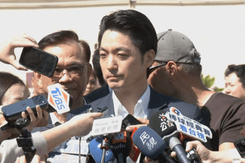 跟進桃園市國中小教科書免費? 蔣萬安:積極研究可行性 跟進桃園市國中小教科書免費? 蔣萬安:積極研究可行性