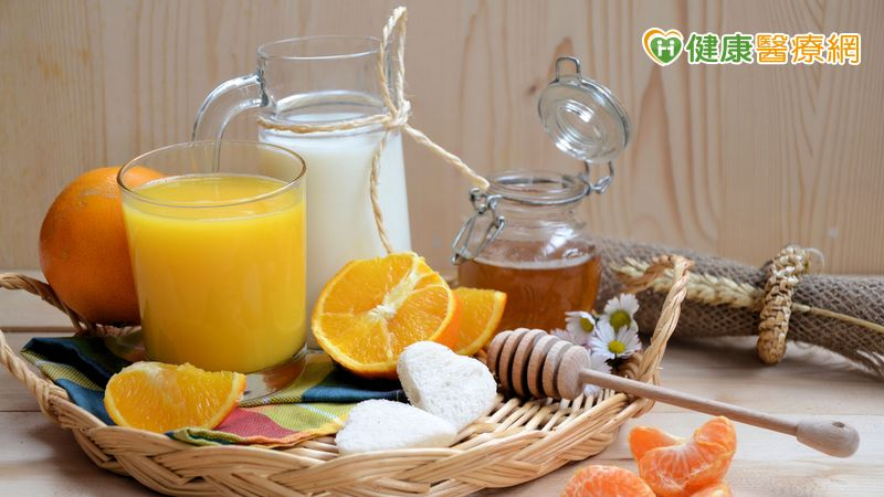 吃藥不能配什麼?葡萄柚、起司、牛奶、咖啡上榜 吃藥不能配什麼?葡萄柚、起司、牛奶、咖啡上榜