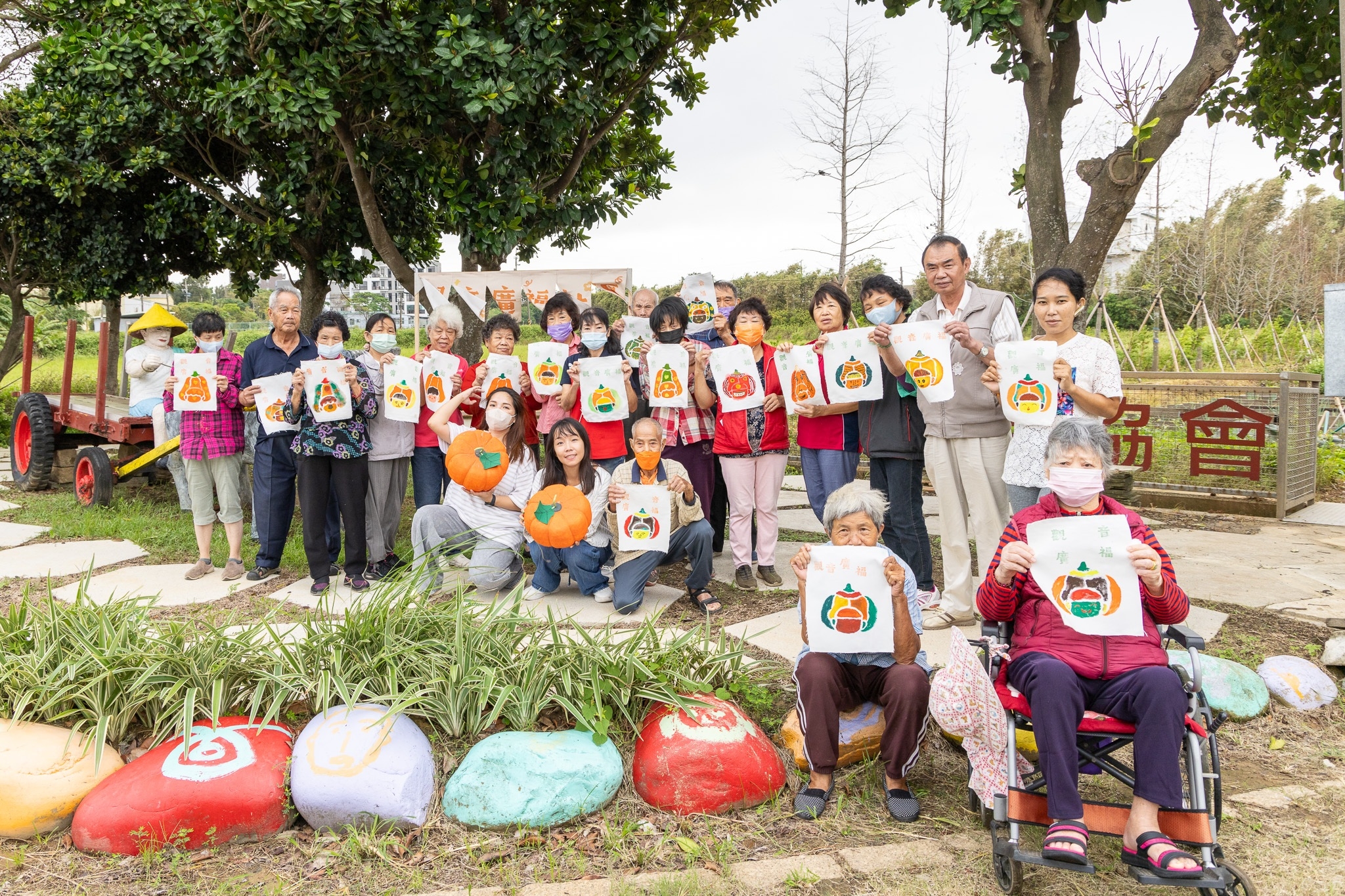 9、113年「藝術進入社區計畫」觀音區廣福社區，以地方農產作物南瓜為靈感，創作彩繪帆