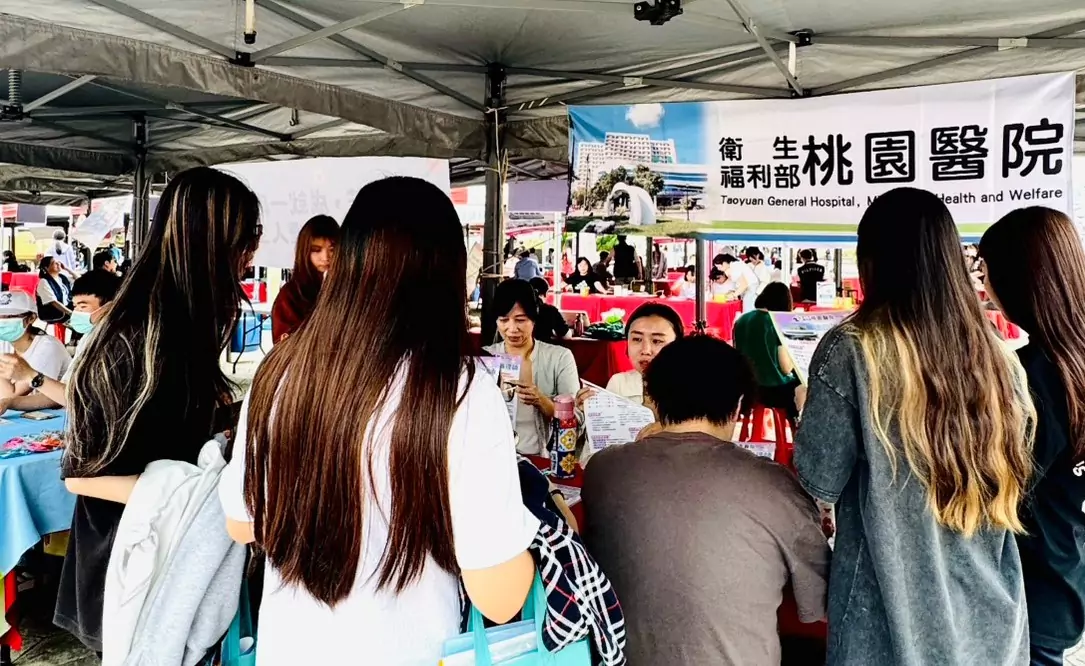 部桃參加校園徵才博覽會 友善職場環境吸引新鮮人 部桃參加校園徵才博覽會 友善職場環境吸引新鮮人