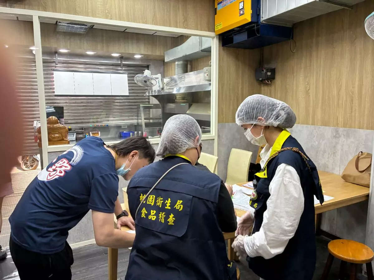 內壢上野烤肉飯疑食物中毒遭停業 61人受害上吐下瀉 S 178085922