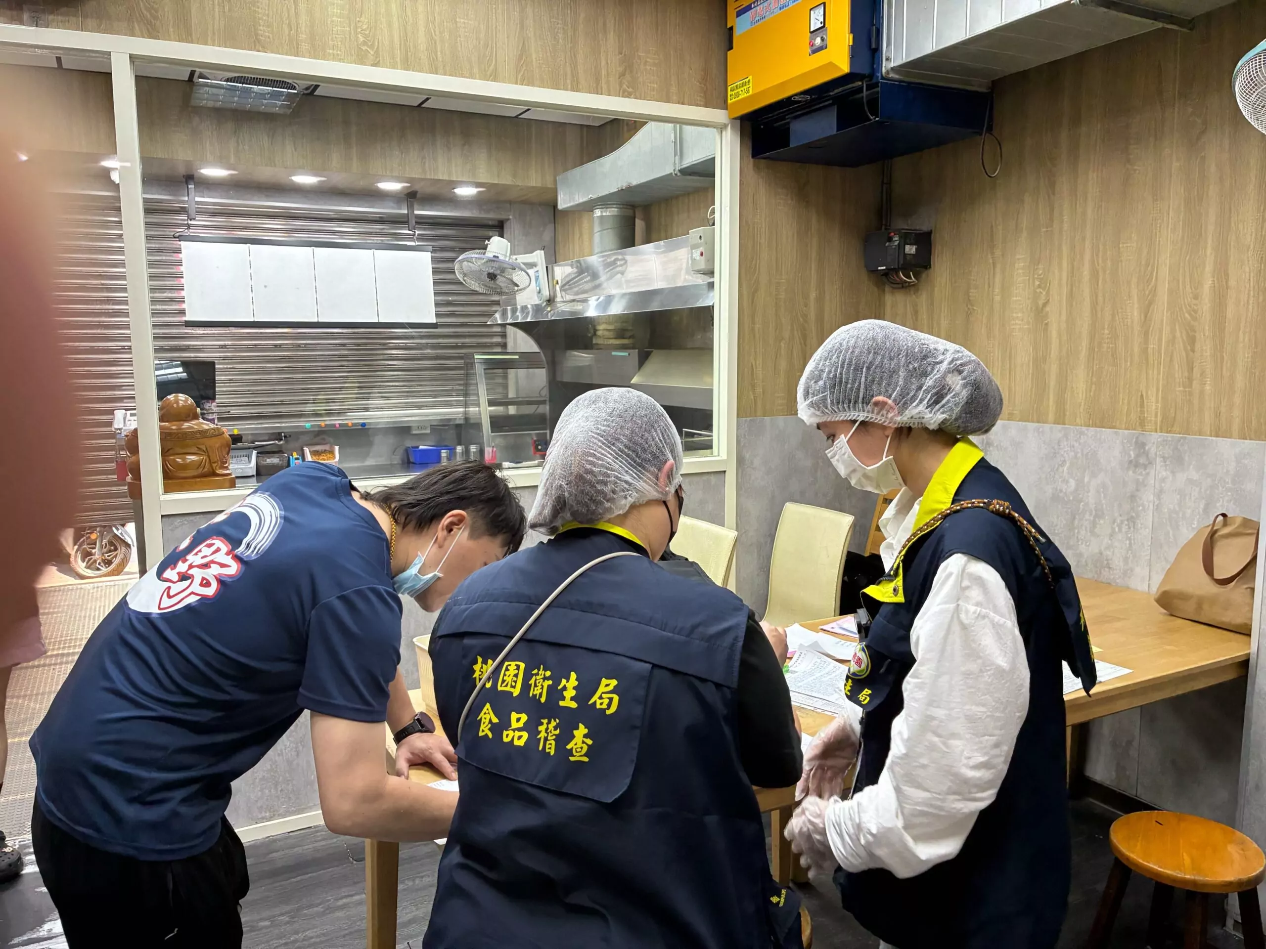 內壢上野烤肉飯疑食物中毒遭停業 61人受害上吐下瀉 內壢上野烤肉飯疑食物中毒遭停業 61人受害上吐下瀉