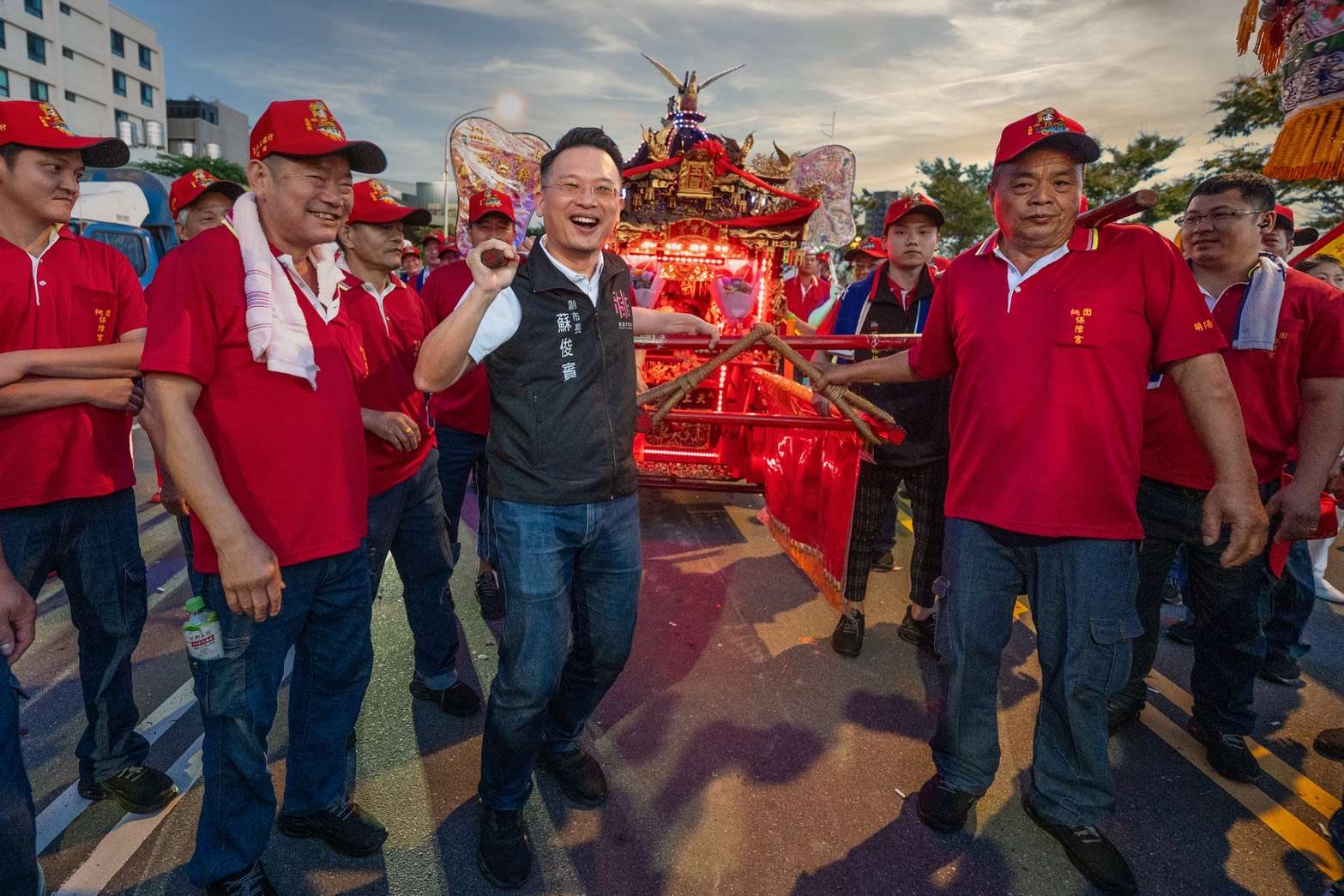草漯「船仔媽」進香回鑾！蘇俊賓接駕扛轎祈願地方平安