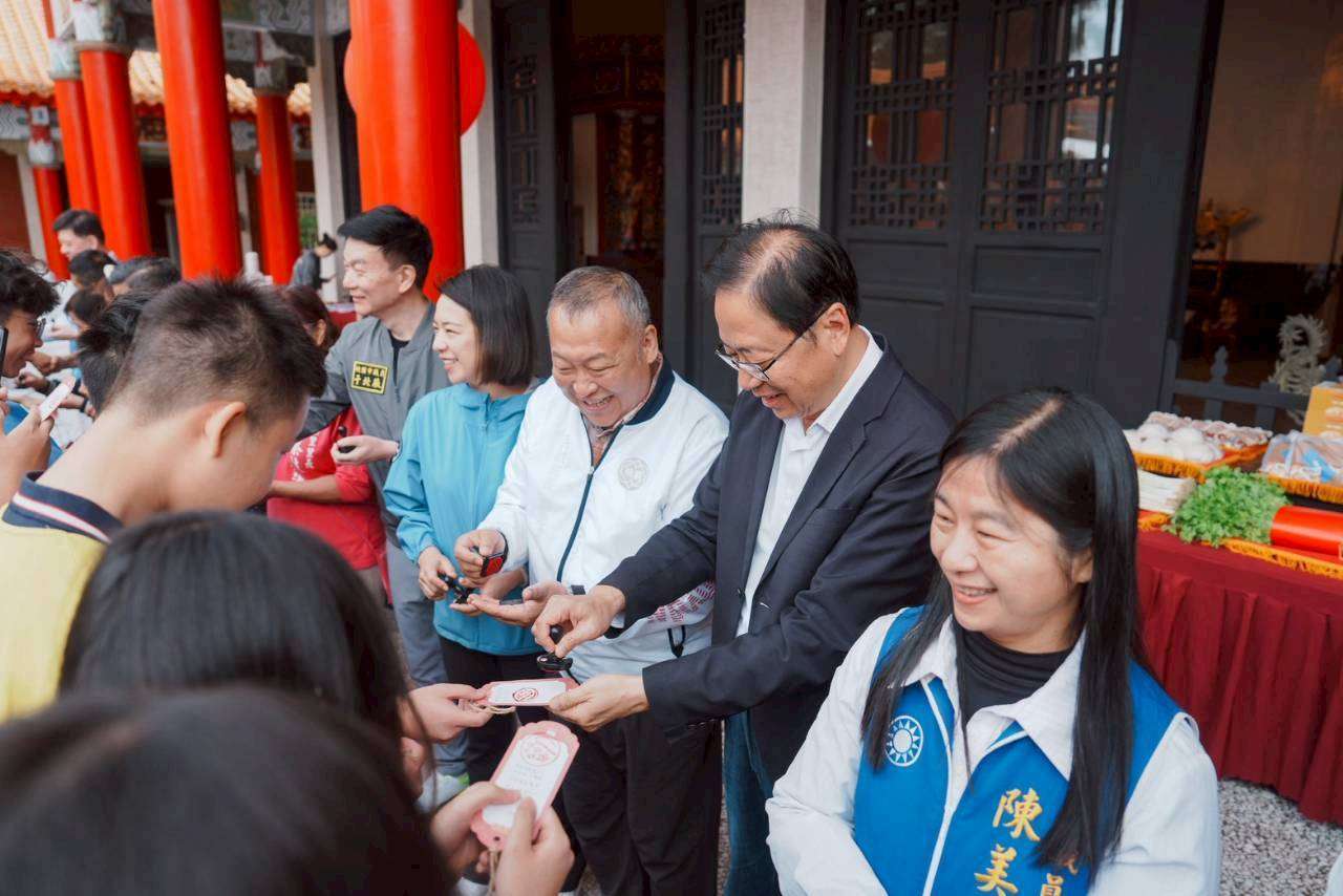 包糕粽齊上桌!桃園孔廟祈福儀式登場 助會考生安心應試 包糕粽齊上桌!桃園孔廟祈福儀式登場 助會考生安心應試