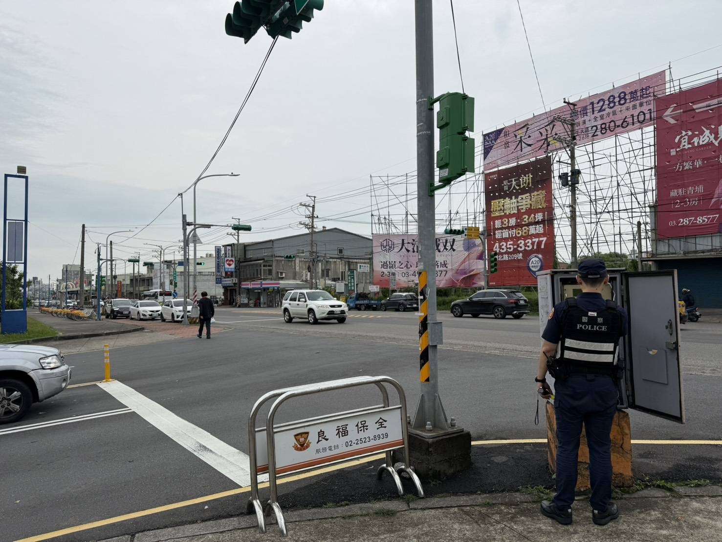 萬步健走響應節能減碳 中壢警駐點宣導 龍岡交管維安全 萬步健走響應節能減碳 中壢警駐點宣導 龍岡交管維安全