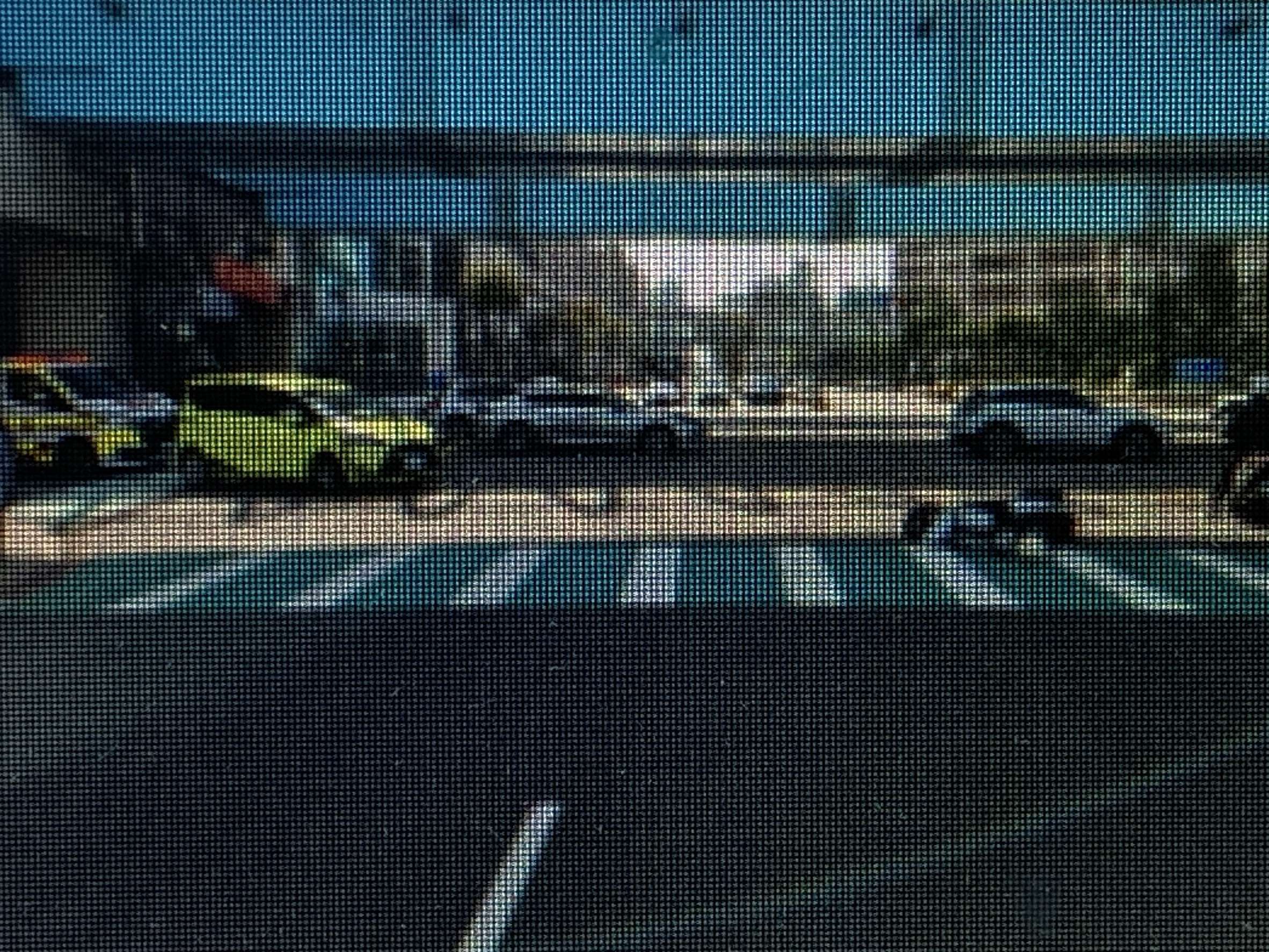 【有片】右轉釀禍!龜山小客車突「螃蟹切」男騎士慘遭擊落 【有片】右轉釀禍!龜山小客車突「螃蟹切」男騎士慘遭擊落