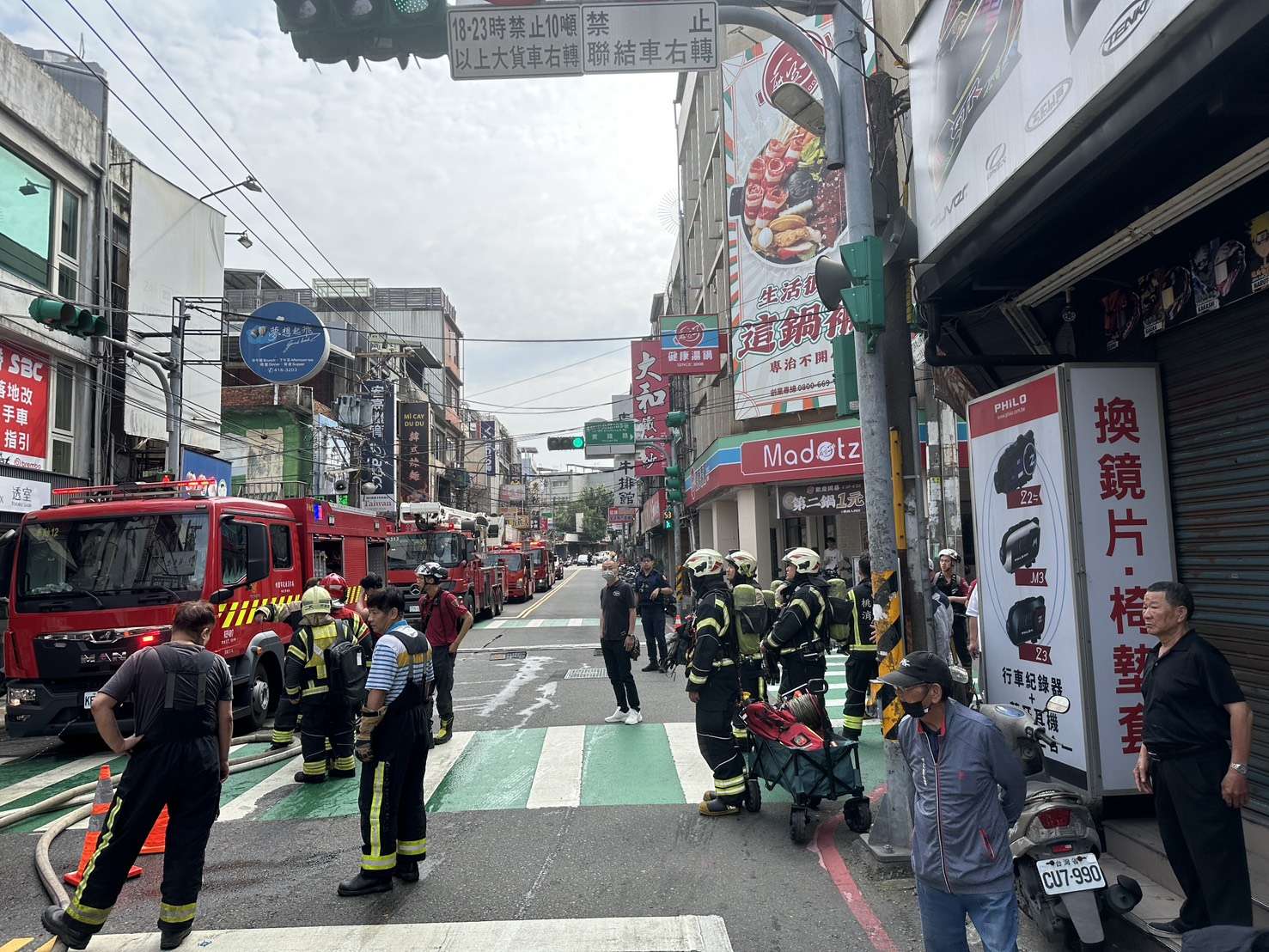 中壢燒臘店遭惡火吞噬!老闆OHCA送醫成功救回 中壢燒臘店遭惡火吞噬!老闆OHCA送醫成功救回