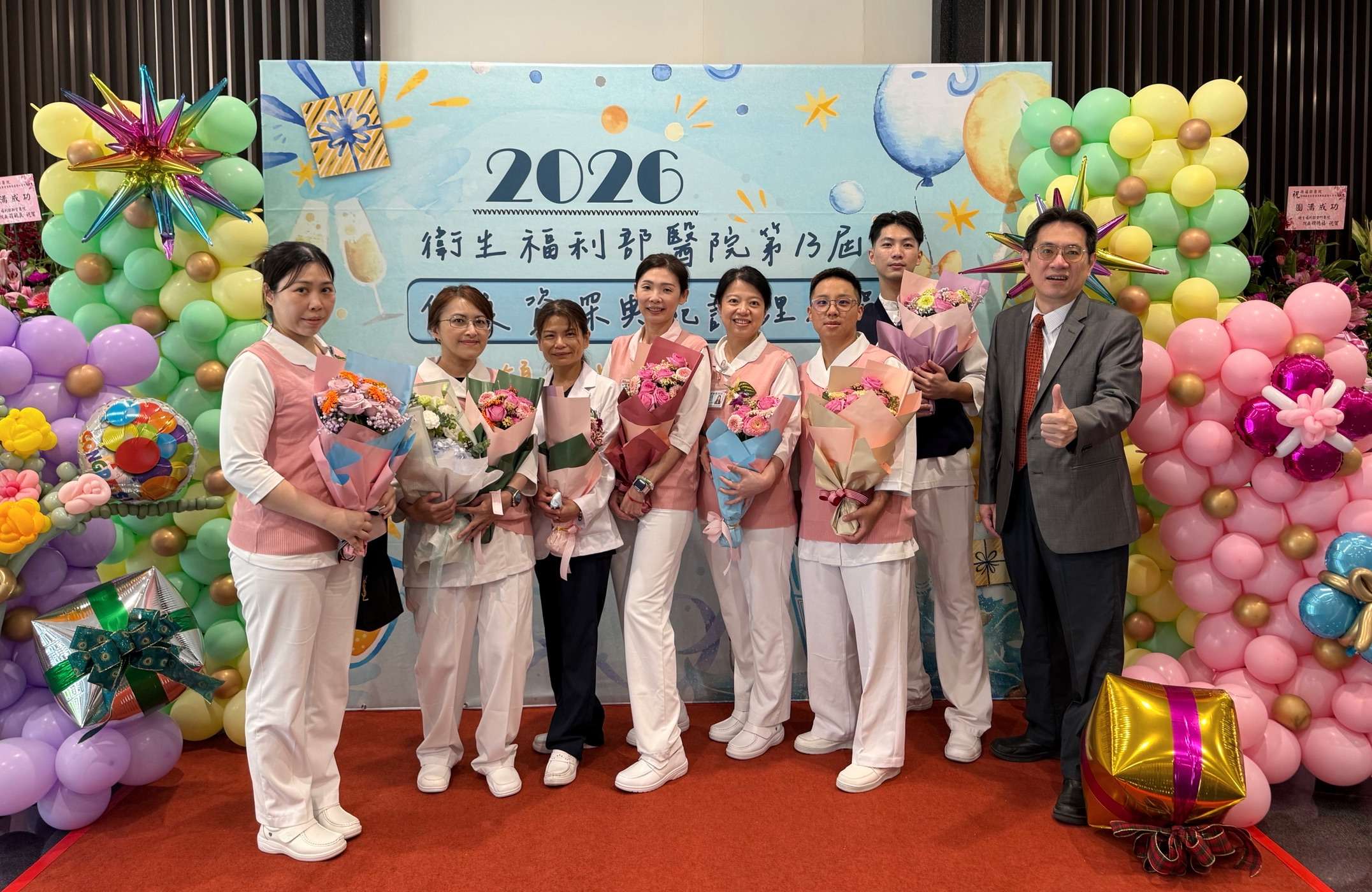 展現專業照護實力!部桃6白衣天使獲頒優良護理人員殊榮 展現專業照護實力!部桃6白衣天使獲頒優良護理人員殊榮