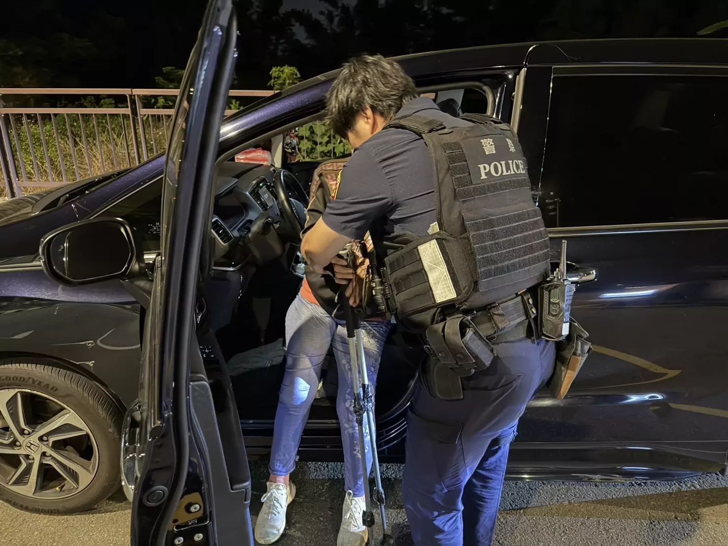 8旬失智嬤深夜開車溜出門!楊梅、中壢警聯手攔截助她回家 8旬失智嬤深夜開車溜出門!楊梅、中壢警聯手攔截助她回家