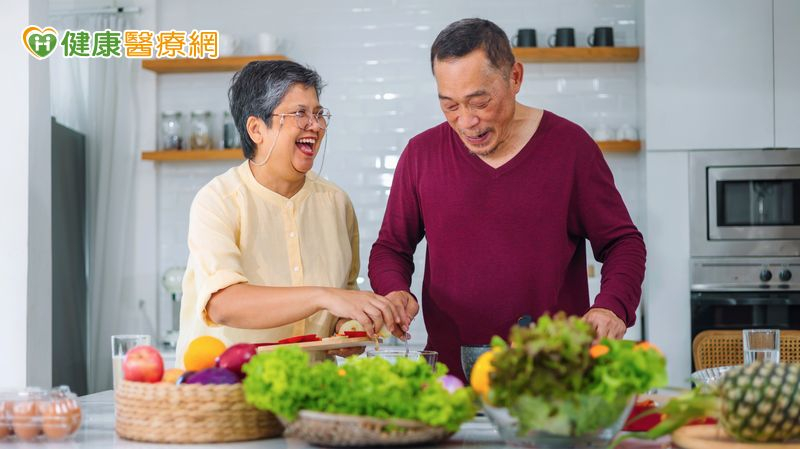 研究:銀髮族吃「植物性飲食」失智風險降 但若為加工食品仍無益健康 研究:銀髮族吃「植物性飲食」失智風險降 但若為加工食品仍無益健康