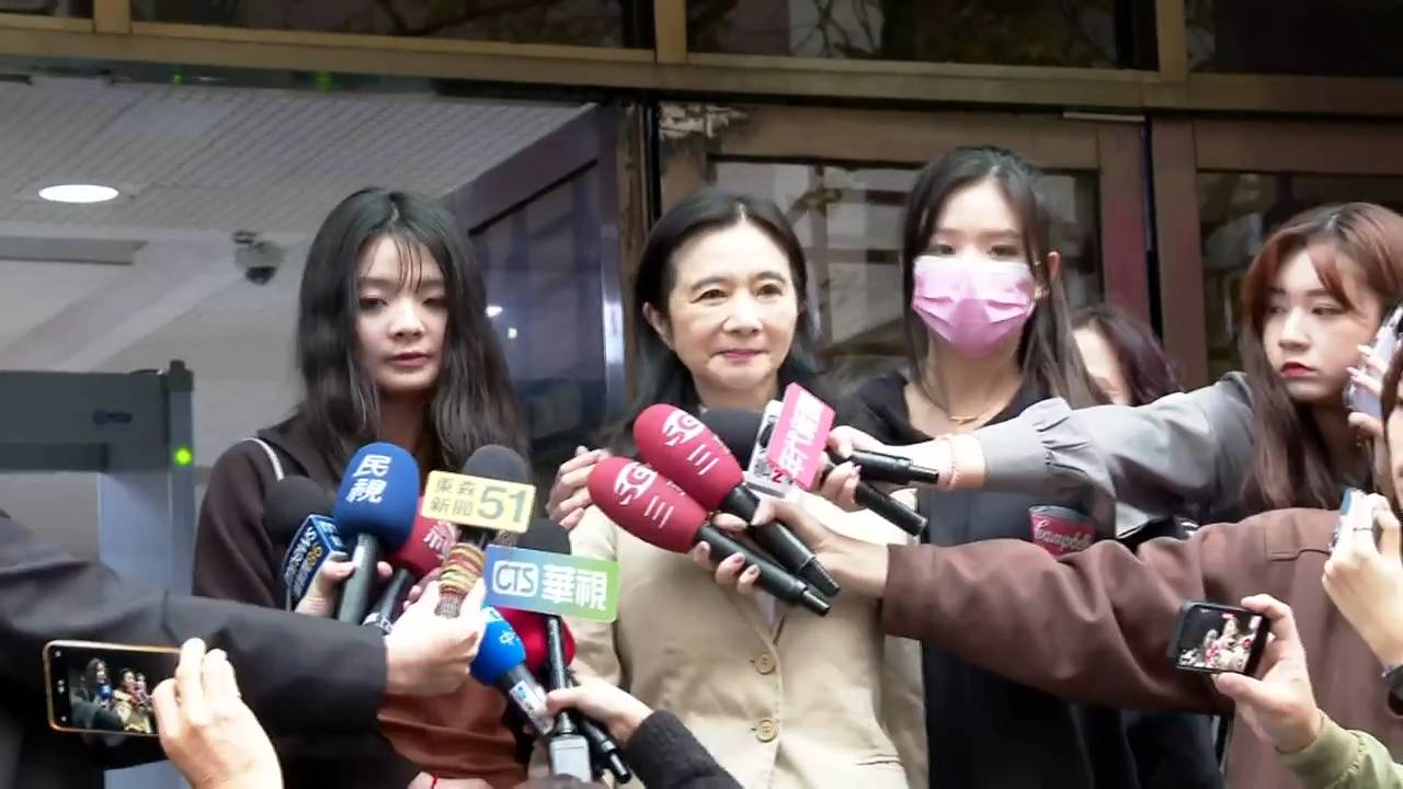 應曉薇涉京華城案一審有罪 未領表確定不披藍袍參選 應曉薇涉京華城案一審有罪 未領表確定不披藍袍參選