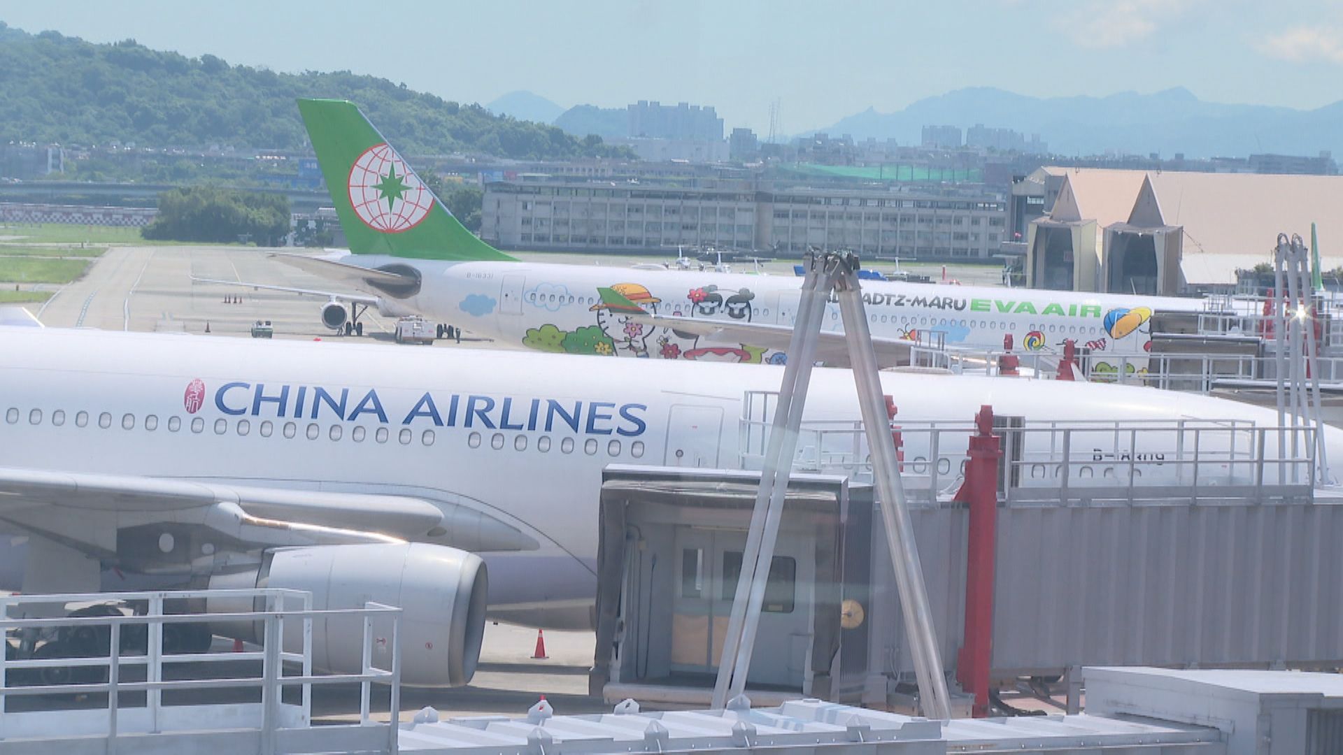 墨爾本返台班機「機門被空橋撞」 華航:已協助安排替代航班 墨爾本返台班機「機門被空橋撞」 華航:已協助安排替代航班