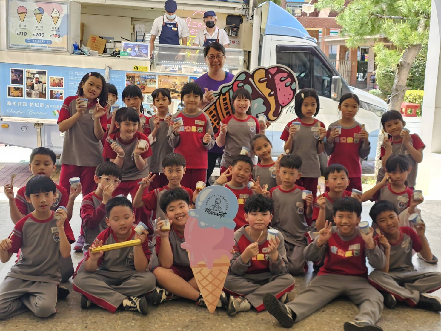 桃市復旦國小歡慶兒童節 雜耍演出讓師生驚呼連連 g6e56w