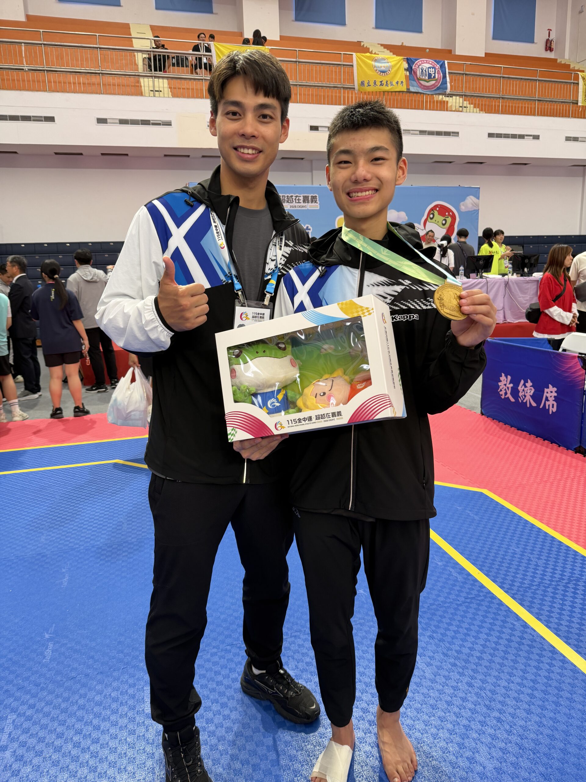 全中運傳捷報!桃園中壢國中陳琦崴挺過漫長復健 摘跆拳道金牌 中壢國中07 陳琦崴與教練張政壕 0 0 scaled