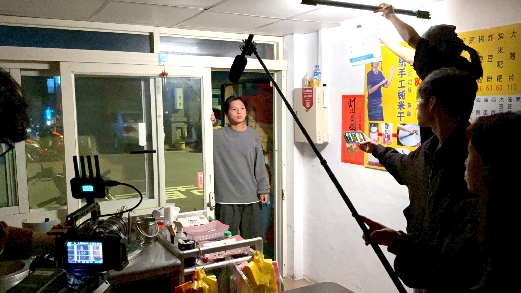 圖二進行龍岡米干行銷影片拍攝，展現地方特色飲食文化與品牌形象。