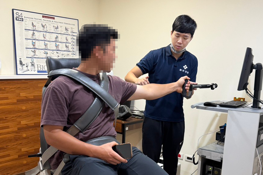 梁家榮選手等速肌力檢測 f 0