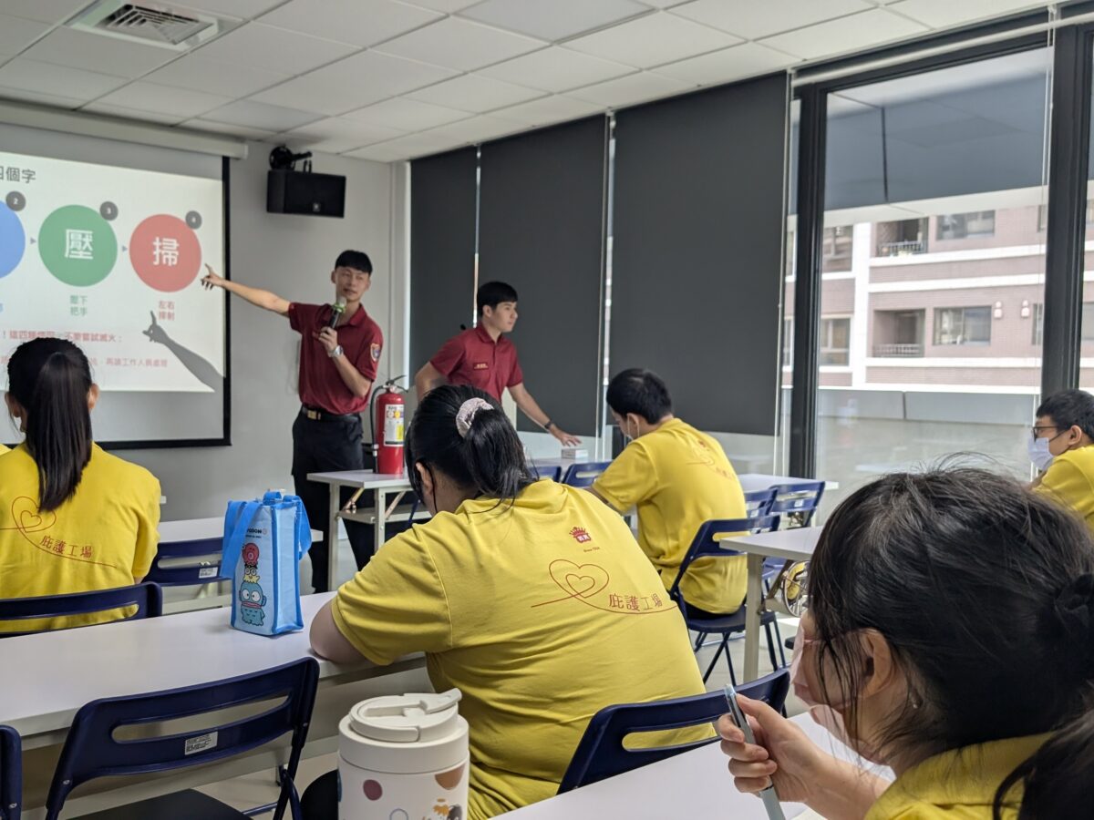桃消三民分隊前進義美庇護工場宣導 扎根身心障礙員工防災觀念 012