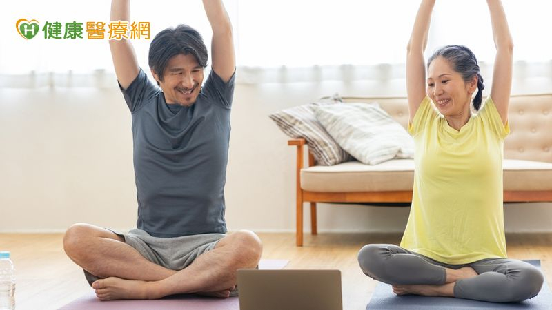 泡泡尿、粗腰是傷腎信號?醫列「瘦腰保腎祕訣」 泡泡尿、粗腰是傷腎信號?醫列「瘦腰保腎祕訣」