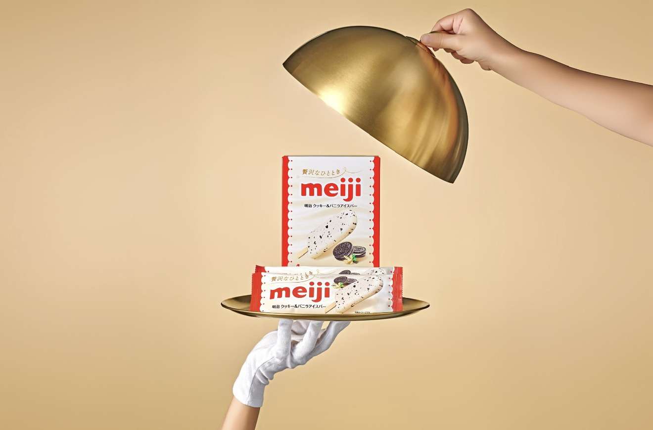 把下班後的五分鐘,過成如浪漫昭和的精緻時刻!「meiji 香草巧酥雪糕」獻給都會女子的輕奢體驗 把下班後的五分鐘,過成如浪漫昭和的精緻時刻!「meiji 香草巧酥雪糕」獻給都會女子的輕奢體驗