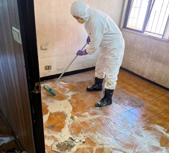 推開門的瞬間是沉重的死亡 遺屋整理師的第一線故事 推開門的瞬間是沉重的死亡 遺屋整理師的第一線故事