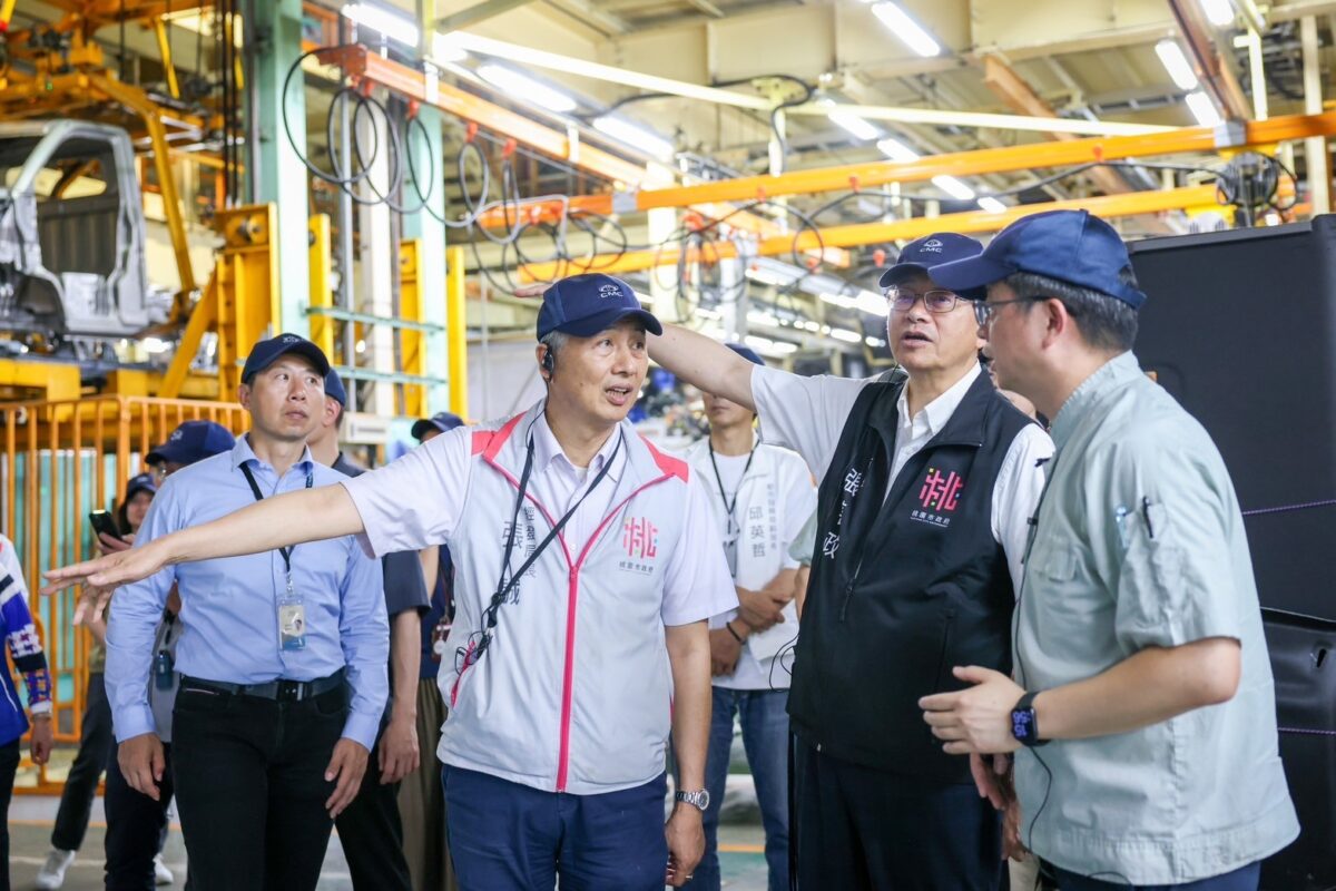 中華汽車推智慧轉型成果亮眼 張善政:公私協力實踐低碳淨零 135531 2
