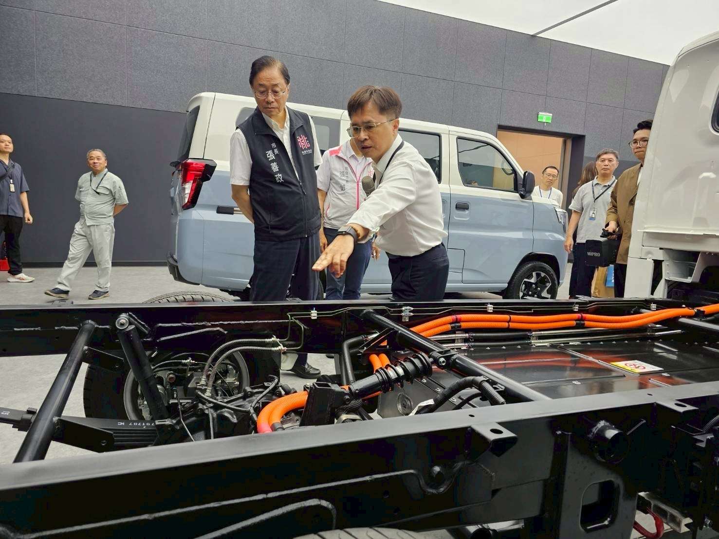 中華汽車推智慧轉型成果亮眼 張善政：公私協力實踐低碳淨零