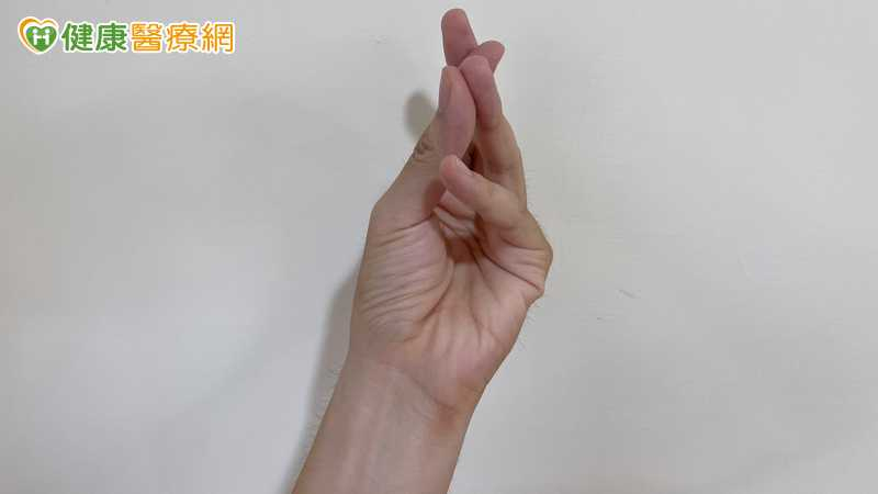 「翹小指」可護腦?外網掀跟風潮 心理師曝1好處:別當認知測驗 「翹小指」可護腦?外網掀跟風潮 心理師曝1好處:別當認知測驗
