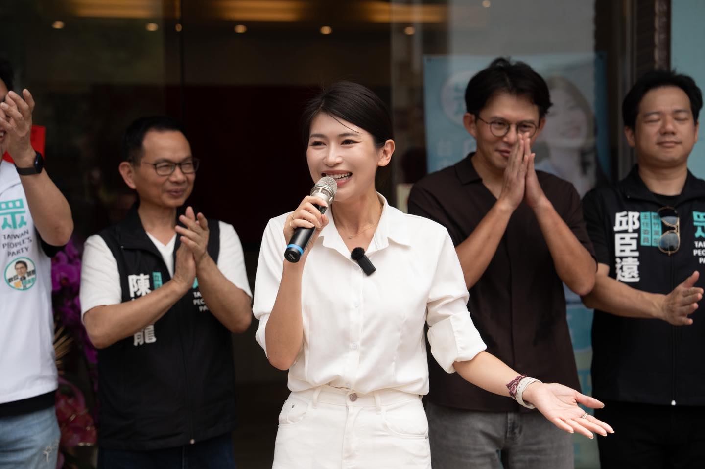避談楊寶楨脫黨選 黃國昌讚「小草女神」劉芩妤:100分候選人 避談楊寶楨脫黨選 黃國昌讚「小草女神」劉芩妤:100分候選人