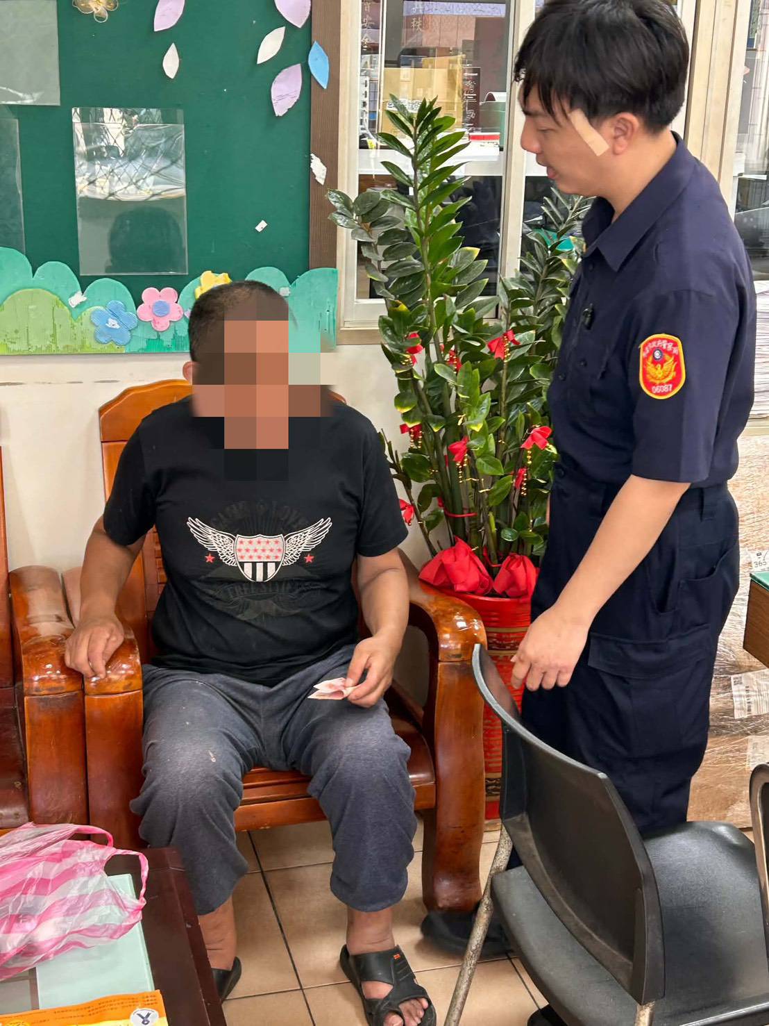 大園身障男疑遭人利用捲入竊案 警還他清白加碼送暖 451386 0