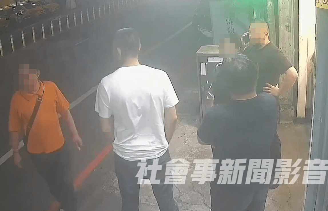 火爆現場曝!桃園男客鹹酥雞店抽菸遭勸阻 竟作勢打人威脅砸店 5454gdfw 1