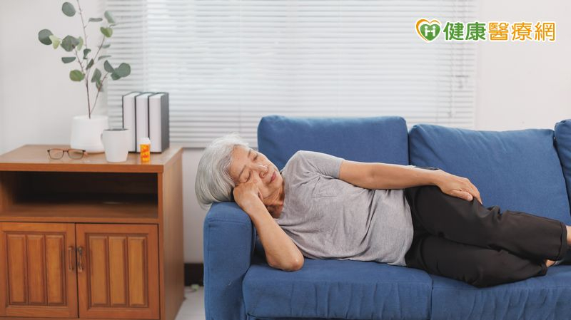 家中長輩總愛睡午覺?研究:小睡時間與頻率過多 可能是潛在慢性病警訊 家中長輩總愛睡午覺?研究:小睡時間與頻率過多 可能是潛在慢性病警訊