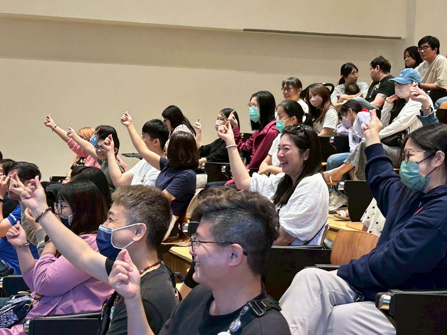 拆解親子溝通難題!八德國小邀專家傳授3大指標 提升孩童情緒力 拆解親子溝通難題!八德國小邀專家傳授3大指標 提升孩童情緒力