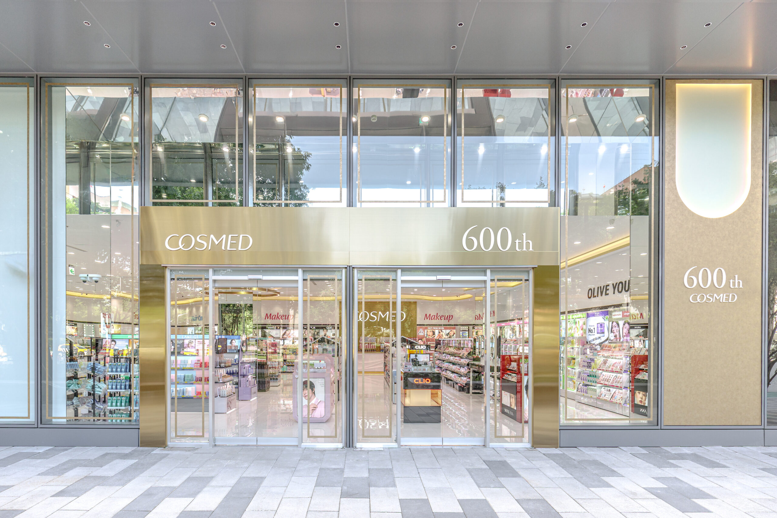 康是美跨越600間店!愿秀門市全台首發特色櫃 彩妝mini bar吸小資族 康是美跨越600間店!愿秀門市全台首發特色櫃 彩妝mini bar吸小資族