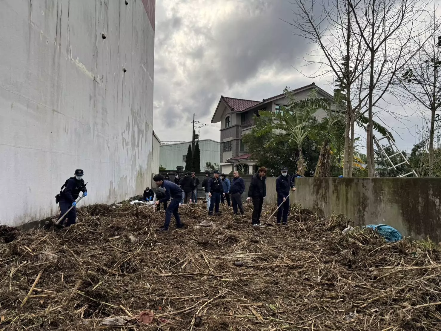 可以回家了…桃園平鎮警比對DNA 查出草叢白骨為失蹤4年婦人 可以回家了…桃園平鎮警比對DNA 查出草叢白骨為失蹤4年婦人