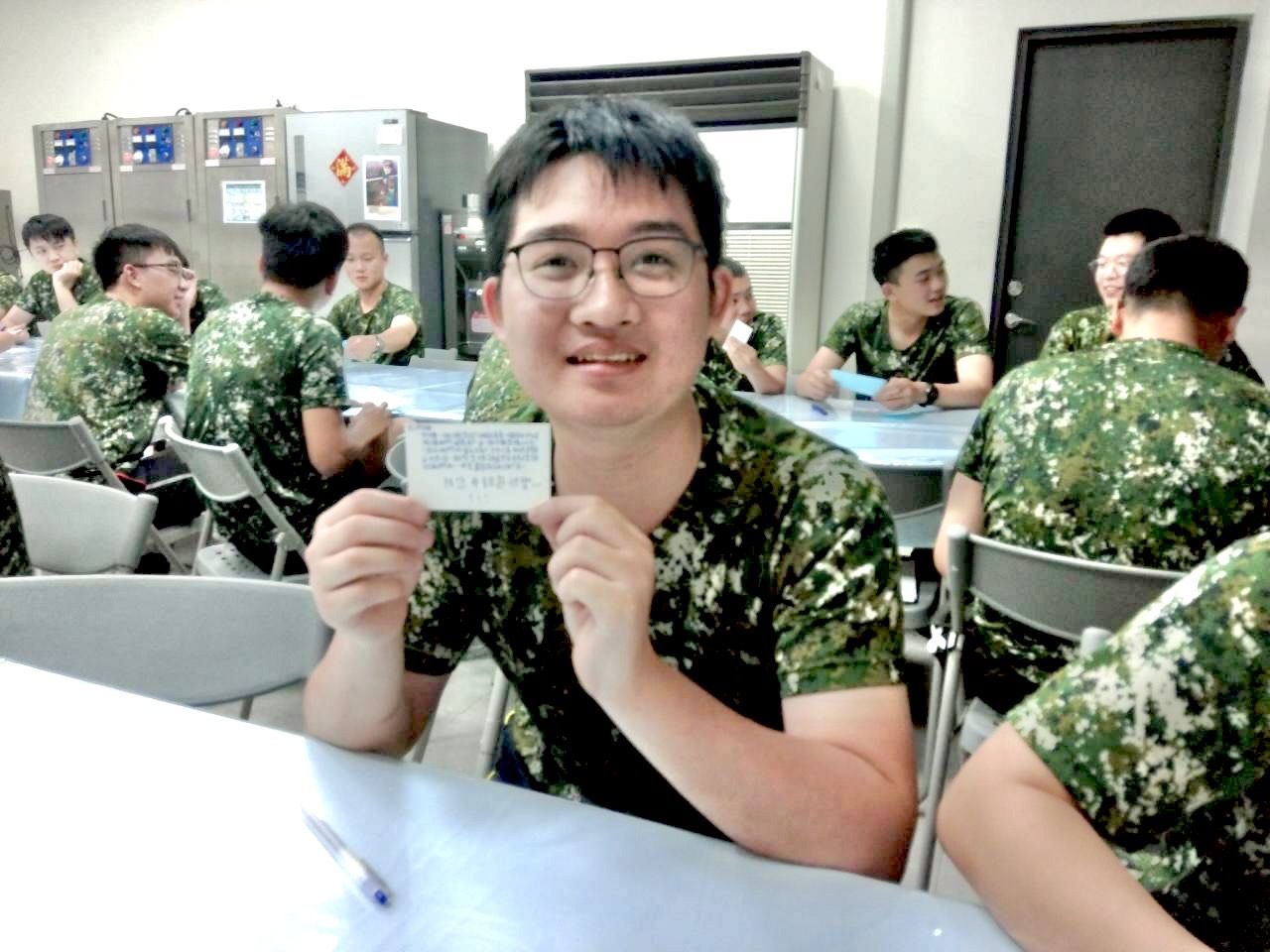 陸軍三支部補油庫桃園分庫慶母親節 家屬驚喜影片溫馨傳愛 陸軍三支部補油庫桃園分庫慶母親節 家屬驚喜影片溫馨傳愛