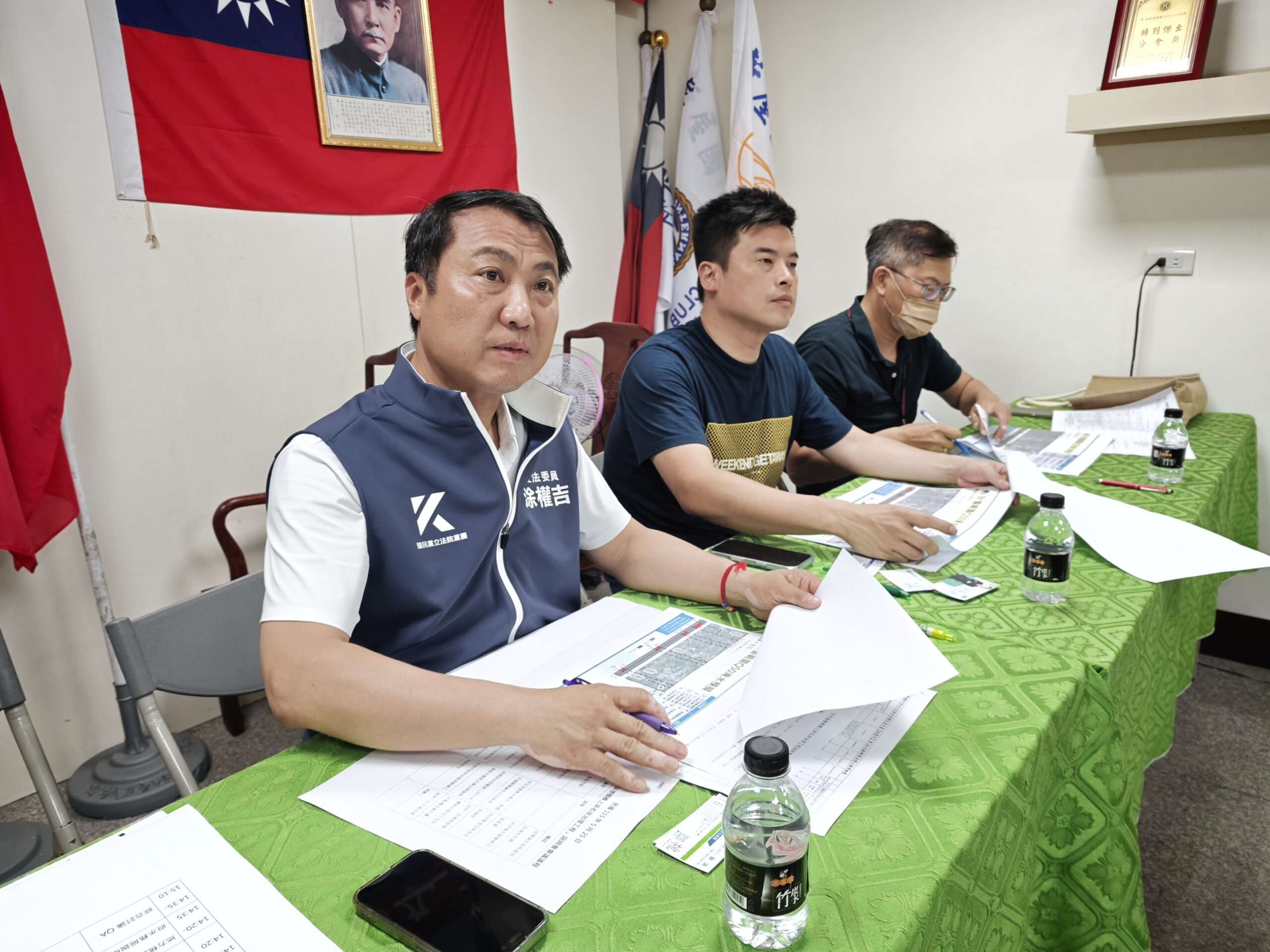 藍委涂權吉、綠議員陳睿生齊心為地方請命 籲優先治理社子溪新屋段 藍委涂權吉、綠議員陳睿生齊心為地方請命 籲優先治理社子溪新屋段