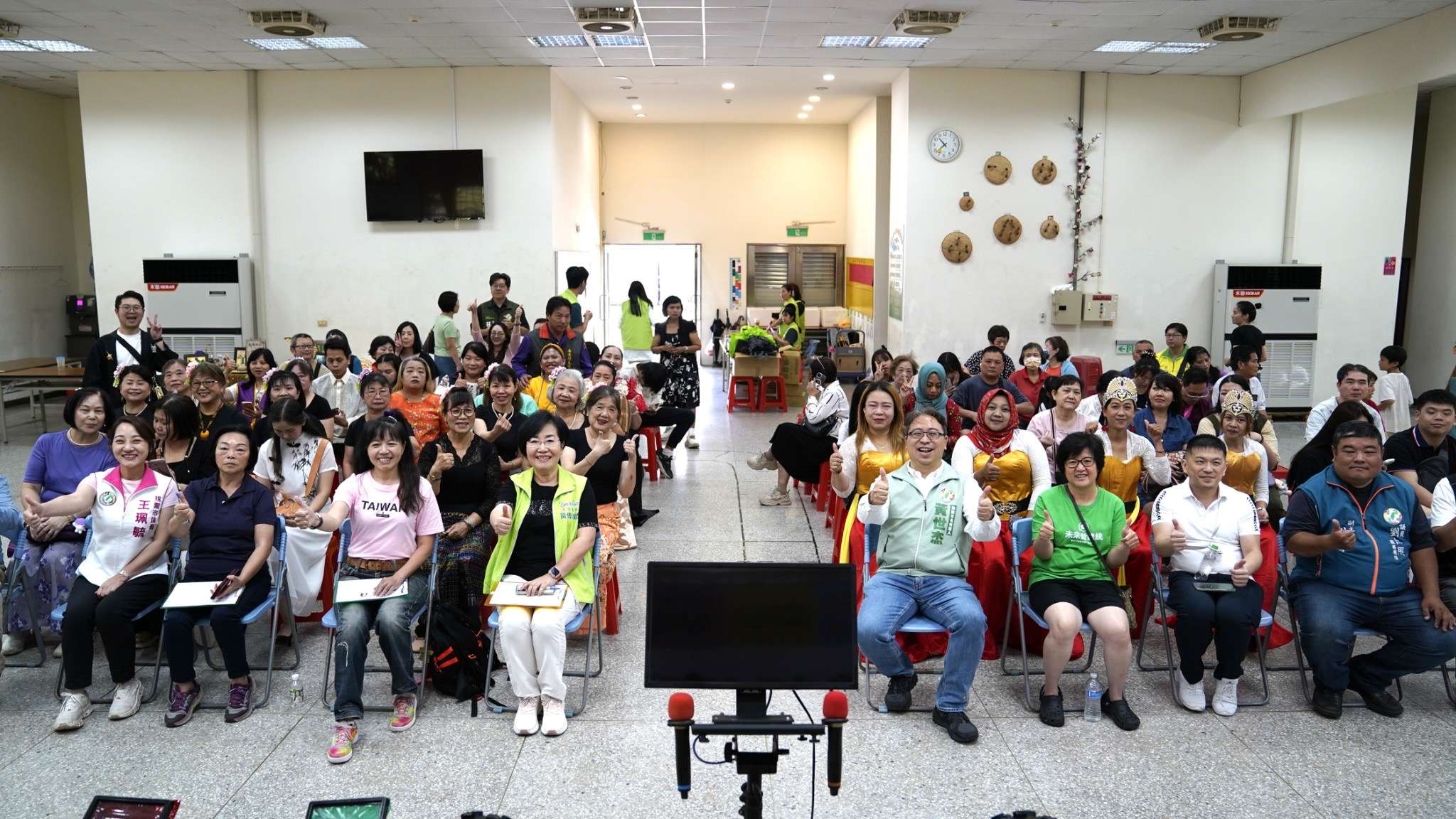 民進黨桃園市黨部飄端午香 15組異國粽比拚吸百人參與 民進黨桃園市黨部飄端午香 15組異國粽比拚吸百人參與